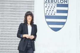 Lucinda Williams, Fiona Apple, Shamir and more will contribute covers to <em>epic Ten</em>, an anniversary reissue of Sharon Van Etten’s <em>epic</em>