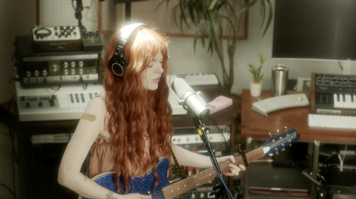 Maddie Medley gives a captivating performance from Nashville for Free at Noon