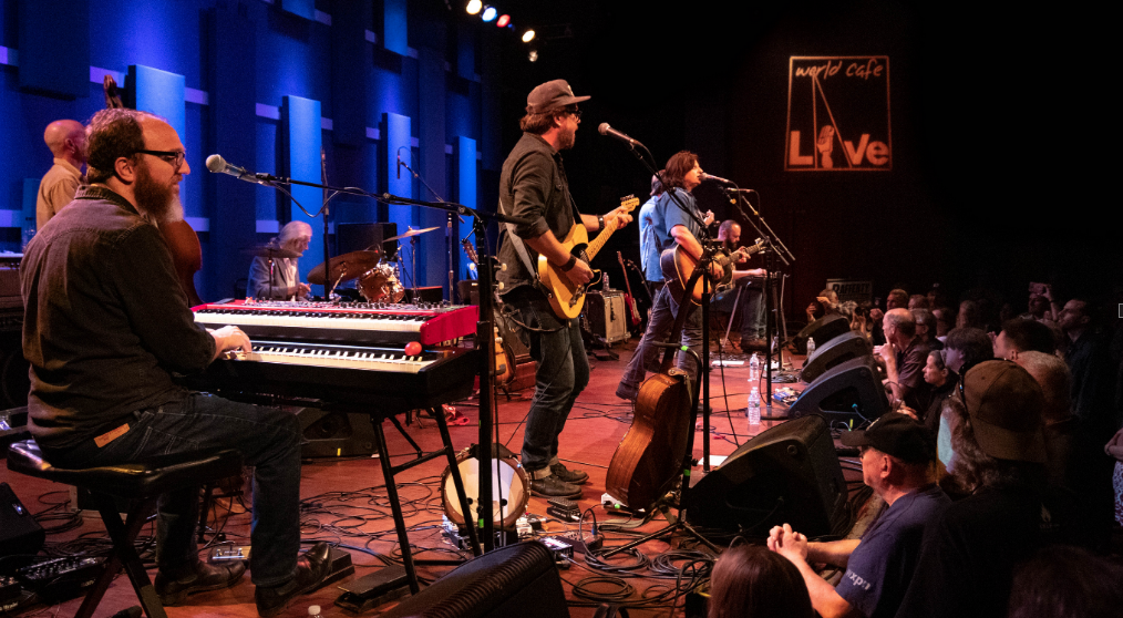 Amy Ray: “Dadgum Down” (Free At Noon Concert)