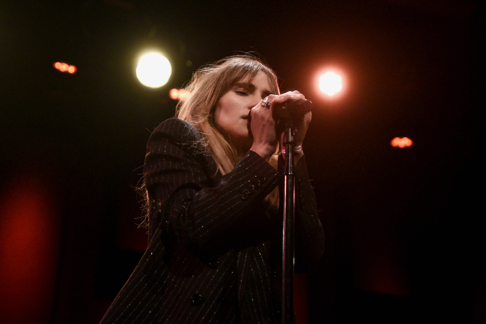 Suki Waterhouse makes entrancing magic at Free at Noon