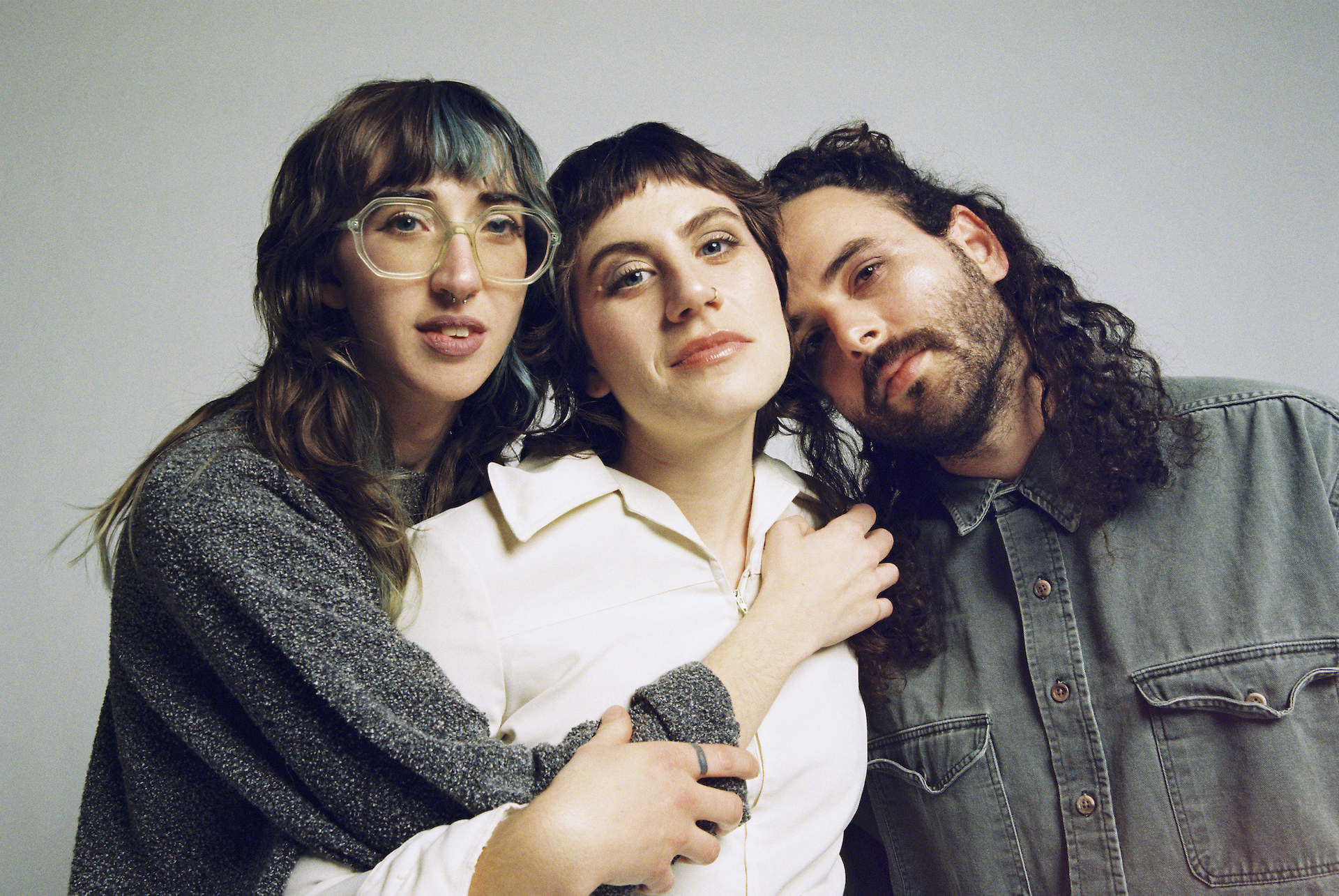 Lizdelise announces new album, shares new single “Tornado”