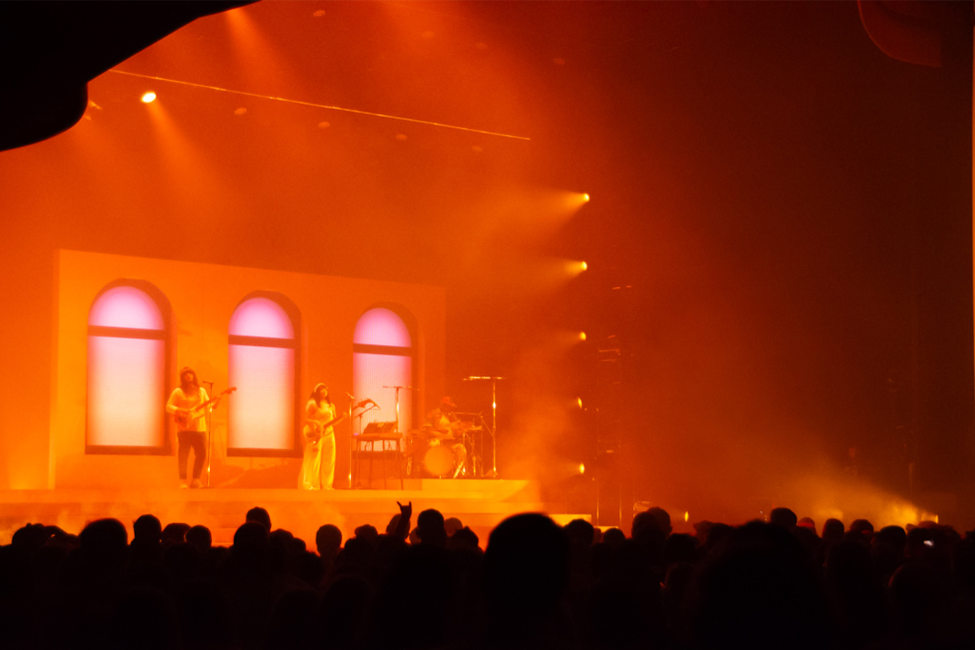 Khruangbin celebrate ‘A LA SALA’ at one of three Met shows in Philadelphia