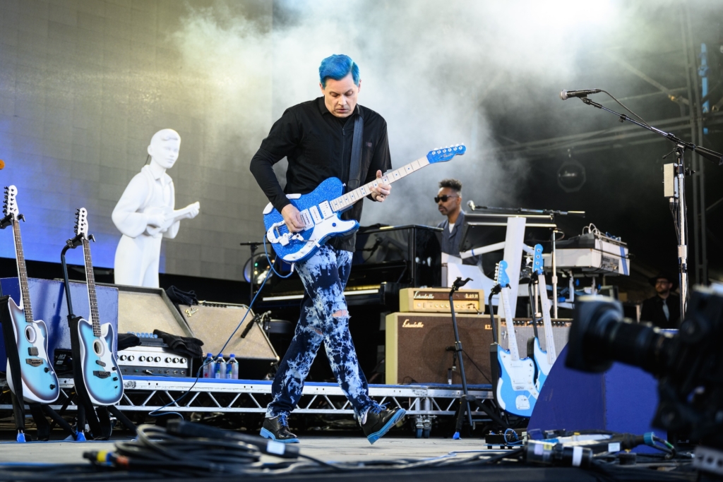 Jack White lets new album slip