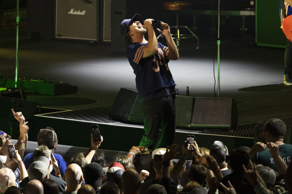 Pearl Jam keeps the flame burning at Wells Fargo Center