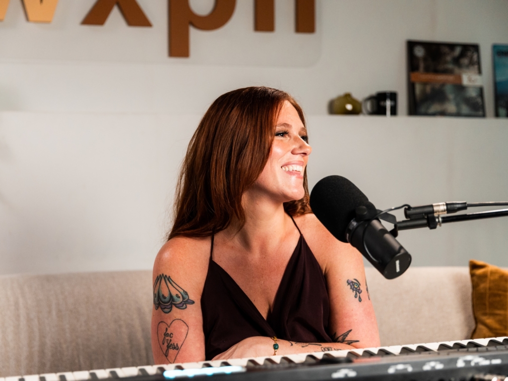 Watch Philly singer-songwriter Suzanne Sheer perform for WXPN and REC Philly’s Sofa Sessions